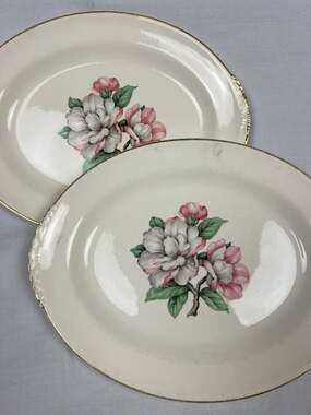 Set of 2 Cunningham & Pickett Nautilus Magnolia Oval Platters 22Kt Gold Trim